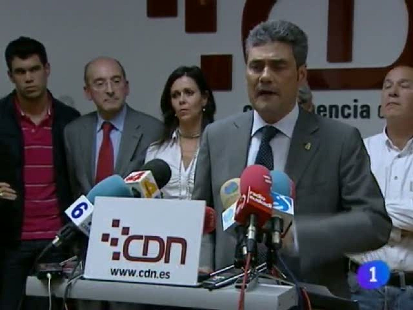   CDN se disuelve como formación política. Sin novedad en la política de pactos para la nueva formación de Gobierno. Sanidad aconseja prevenirse de las quemaduras solares. (03/06/11)