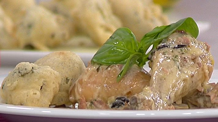 Muslitos en salsa con buñuelos