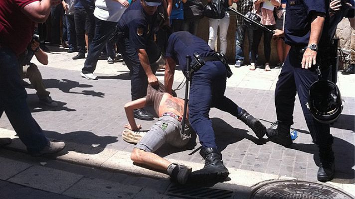 Carga policial en Valencia