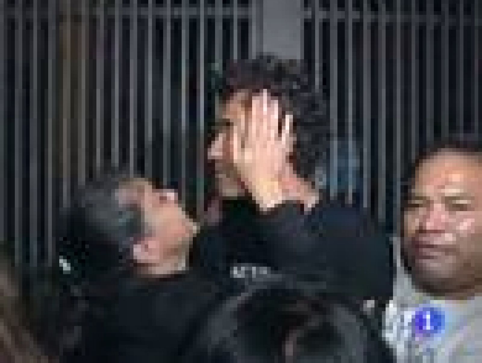 Según la delegada del Gobierno en Valencia no hubo carga policial, sino defensa propia