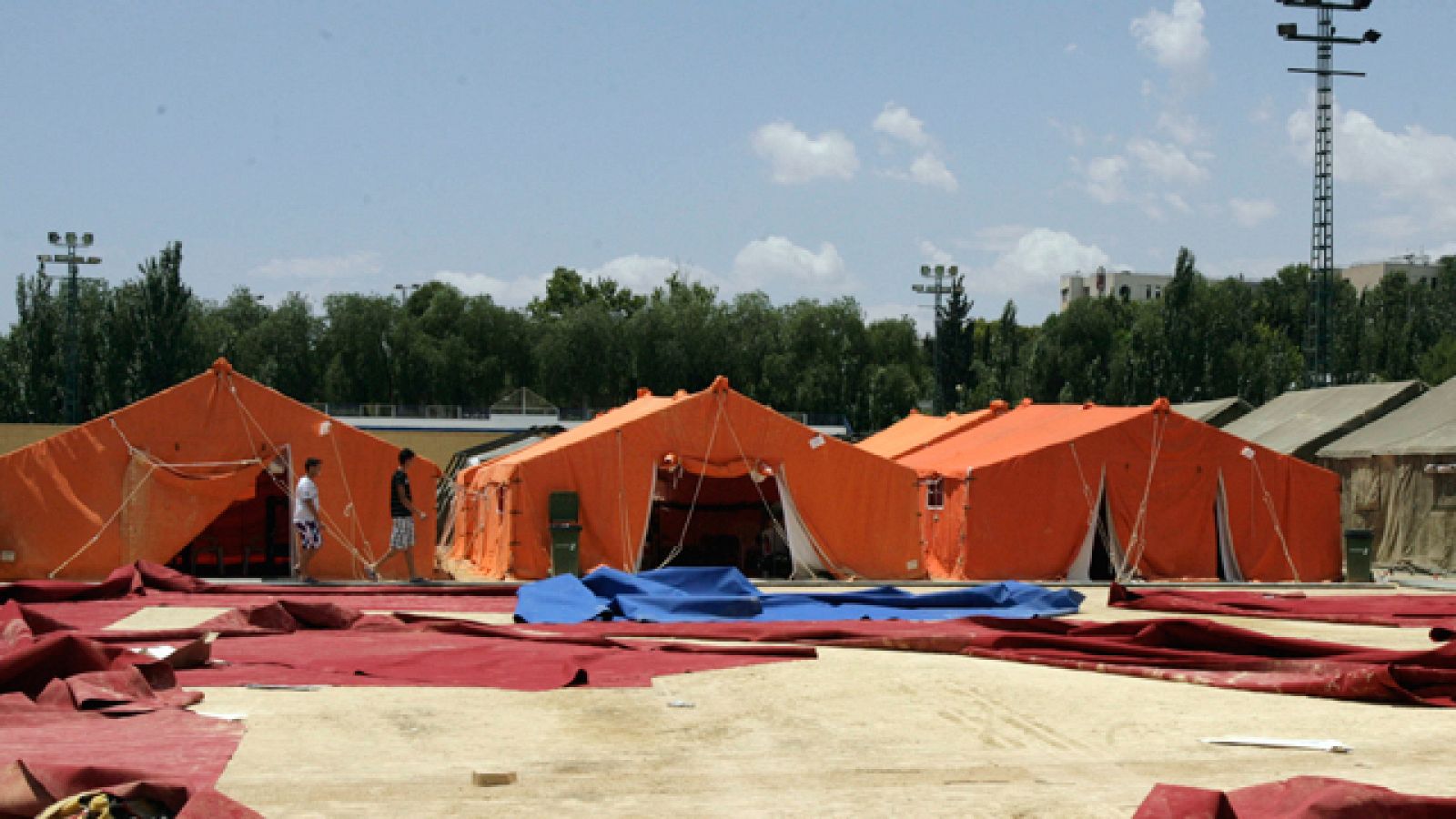 Telediario 1: 850 personas viven todavía en el campamento de La Torrecilla, en Lorca | RTVE Play