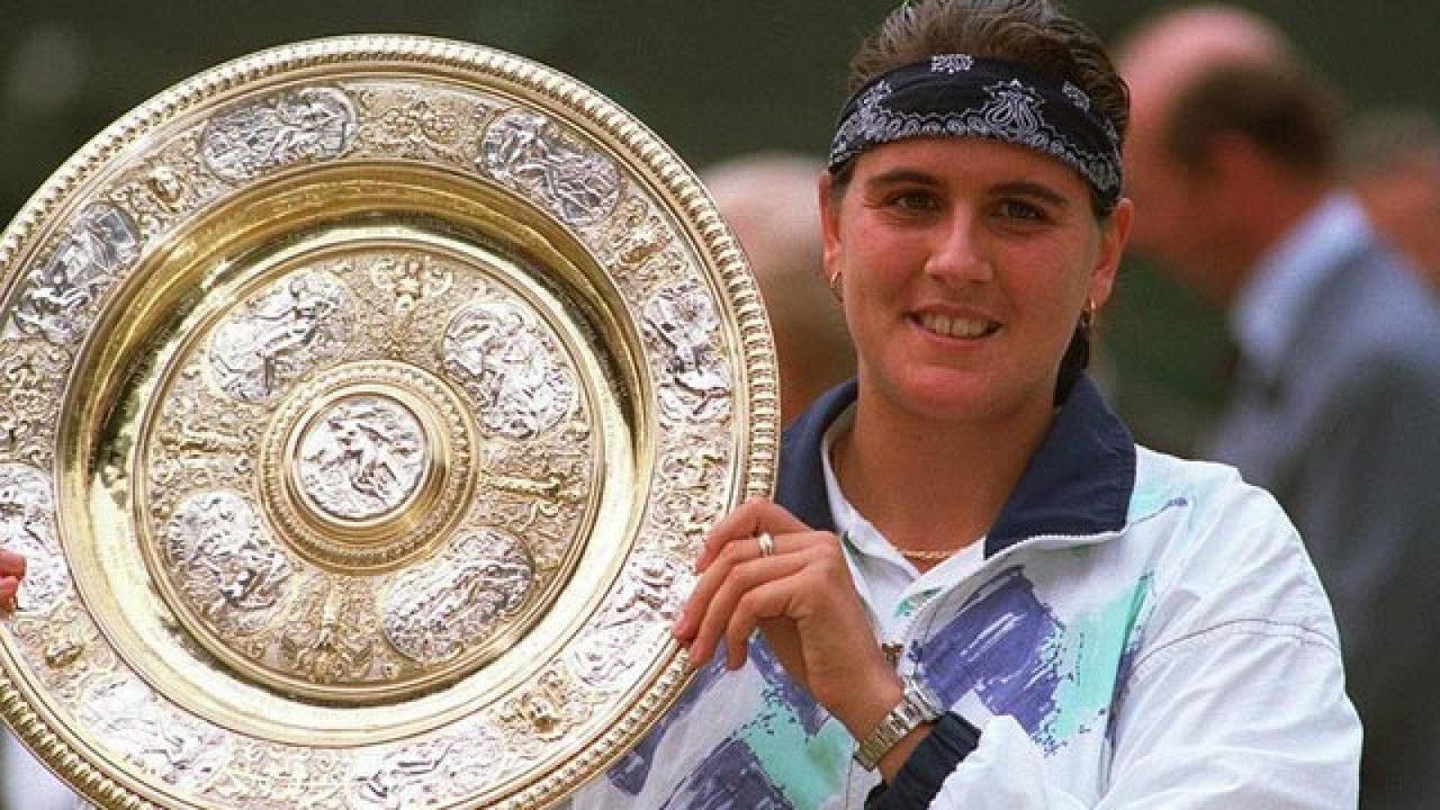 Le tenista española hizo historia al ser la primera mujer de nuestro país en lograr la victoria en Londres, y lo hizo ante la reina indiscutible de Wimbledon
