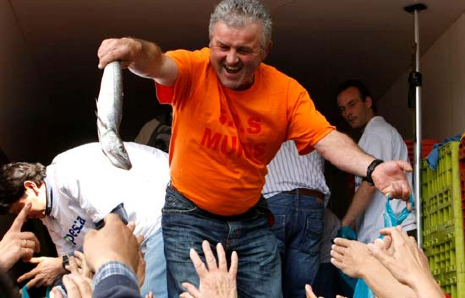 Las noticias más importantes del viernes de 30 mayo del 2008, en el sumario del Telediario (segunda edición).