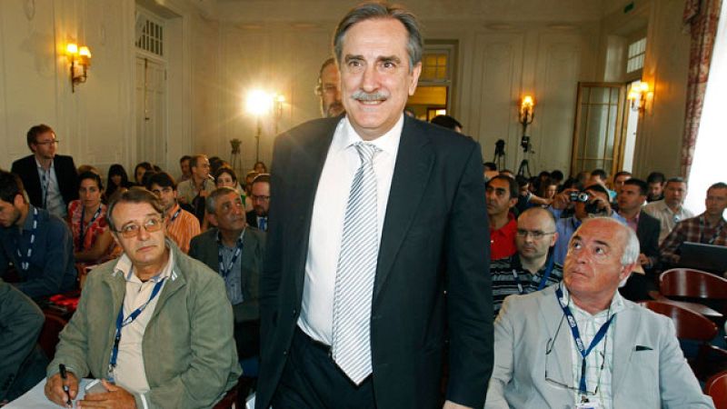 Valeriano Gómez anuncia una subida del 2,5% en el salario mínimo para 2012