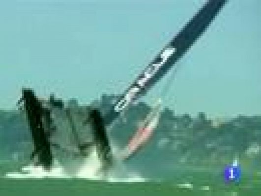  - Susto de un catamarán tras volcar