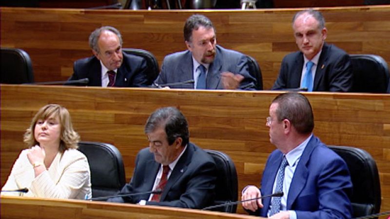 PSOE y PP pactan en el Parlamento de Asturias para dejar fuera a Foro Asturias