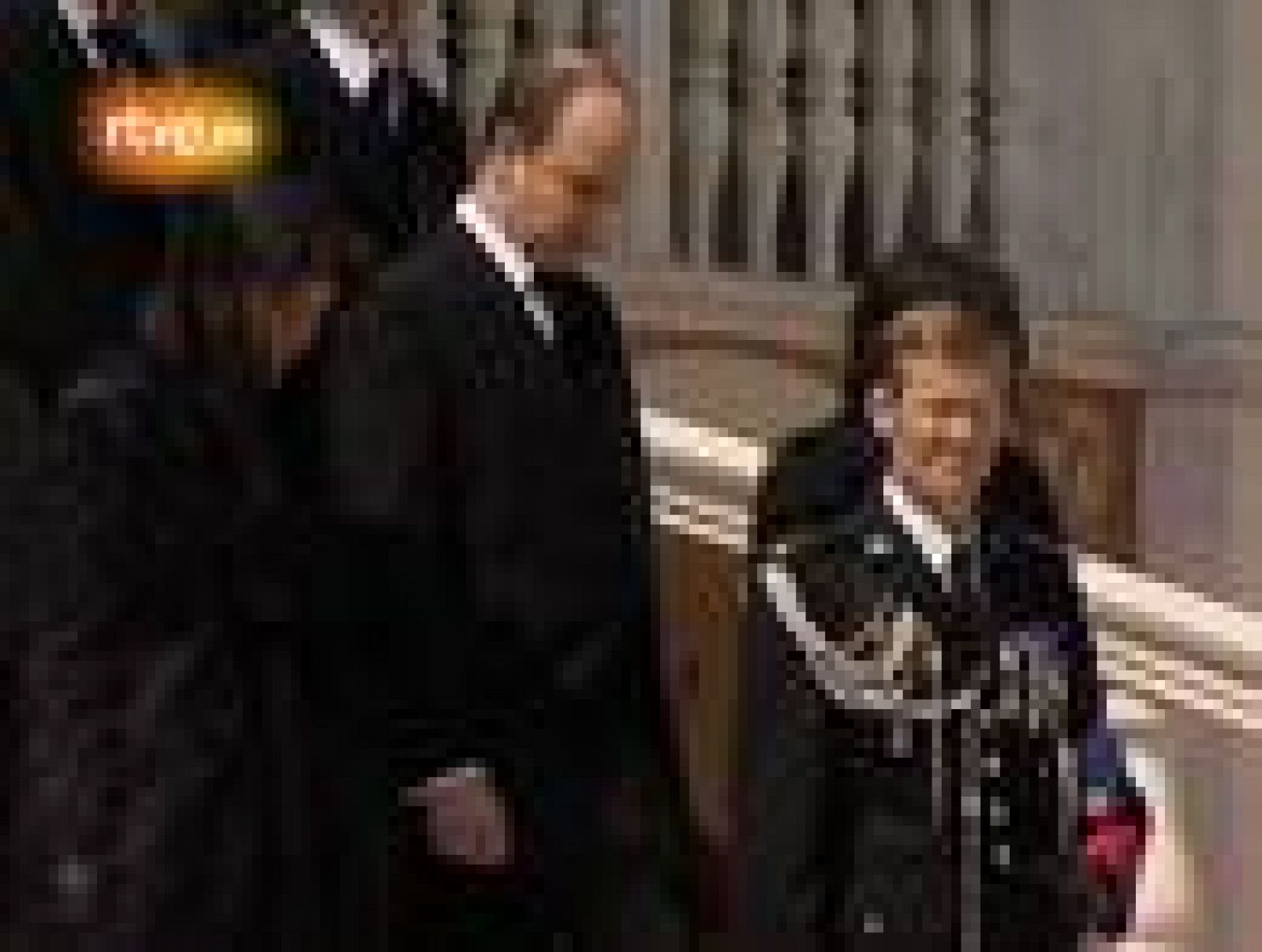  El príncipe Rainiero III de Mónaco falleció a los 81 años el 6 de abril de 2005. Acompañado por su hijo y regente, el príncipe Alberto, murió víctima de los problemas broncopulmonar, cardíaco y renal que sufría desde hacia años. 