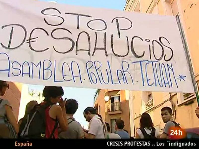  Los 'indignados' logran frenar un desahucio en Madrid