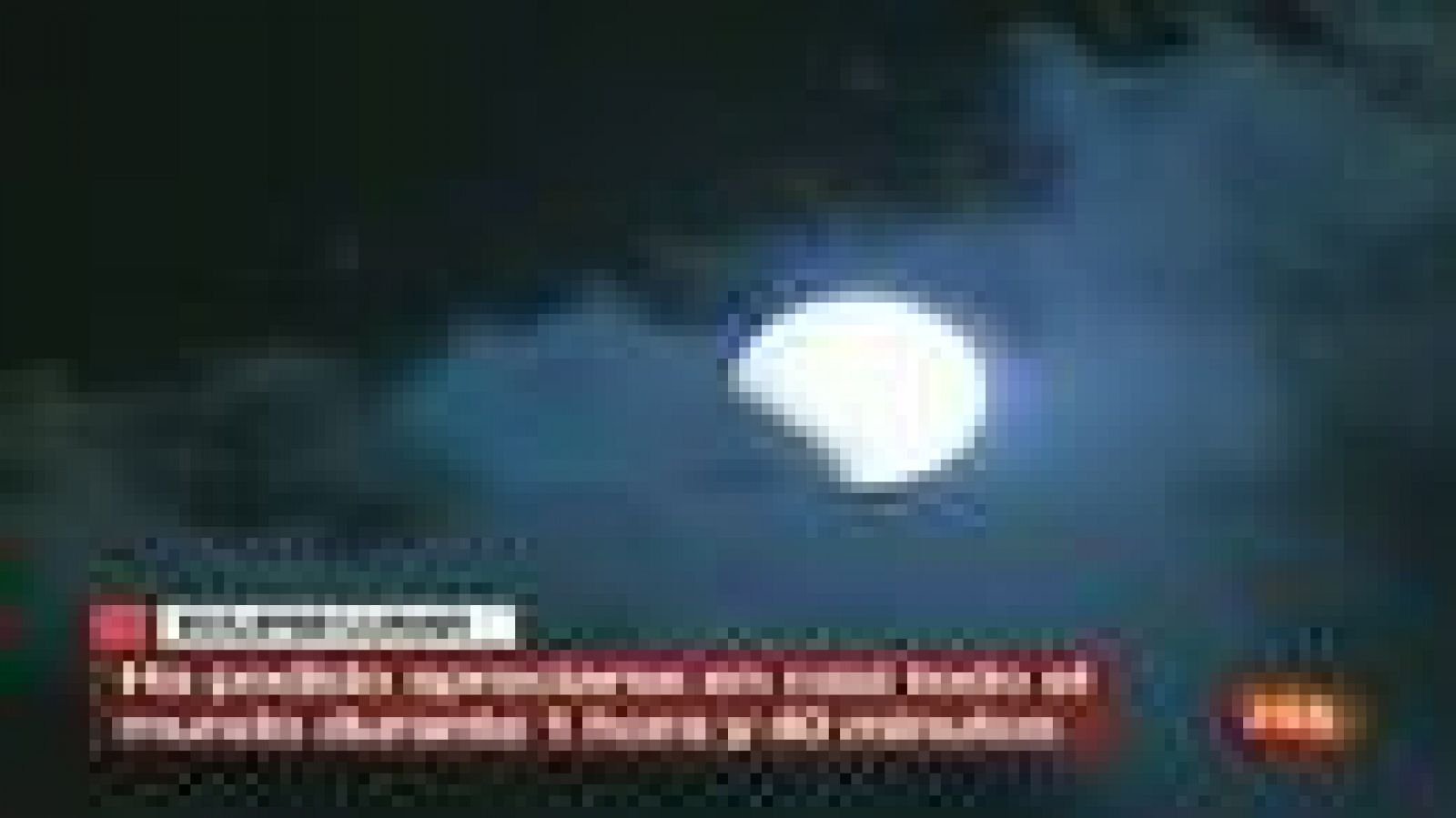 Telediario 1: Un eclipse tiñe la luna de rojo | RTVE Play