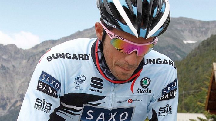 La UCI pide "respeto" a Contador