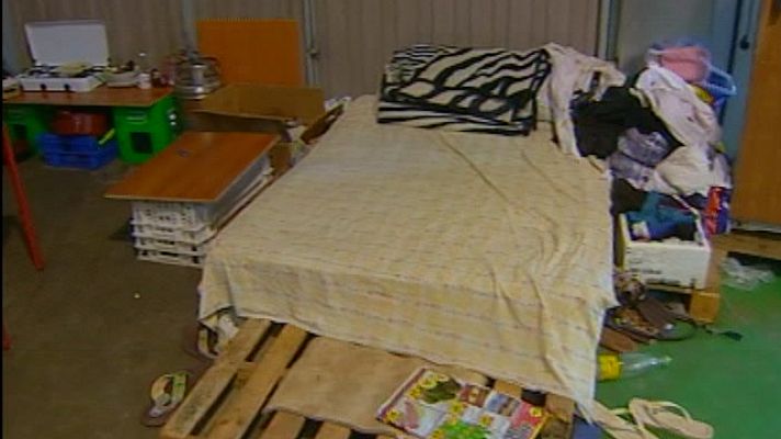 Telediario 1 - Proliferan naves pateras