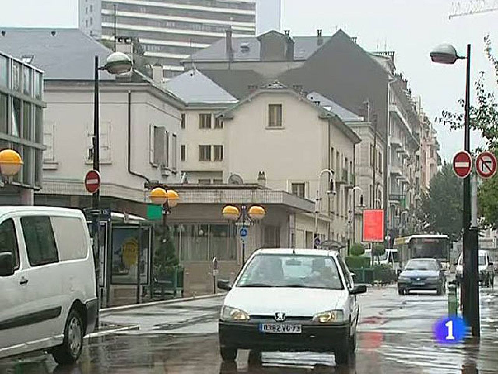 La policía investiga los pasos dados por el presunto etarra, Iñaki Domínguez, detenido el jueves cuando viajaba de Italia a Francia con material electrónico para montar bombas. Se investiga dónde compró exactamente ese material y qué tipo de apoyo logístico tenía en Francia.