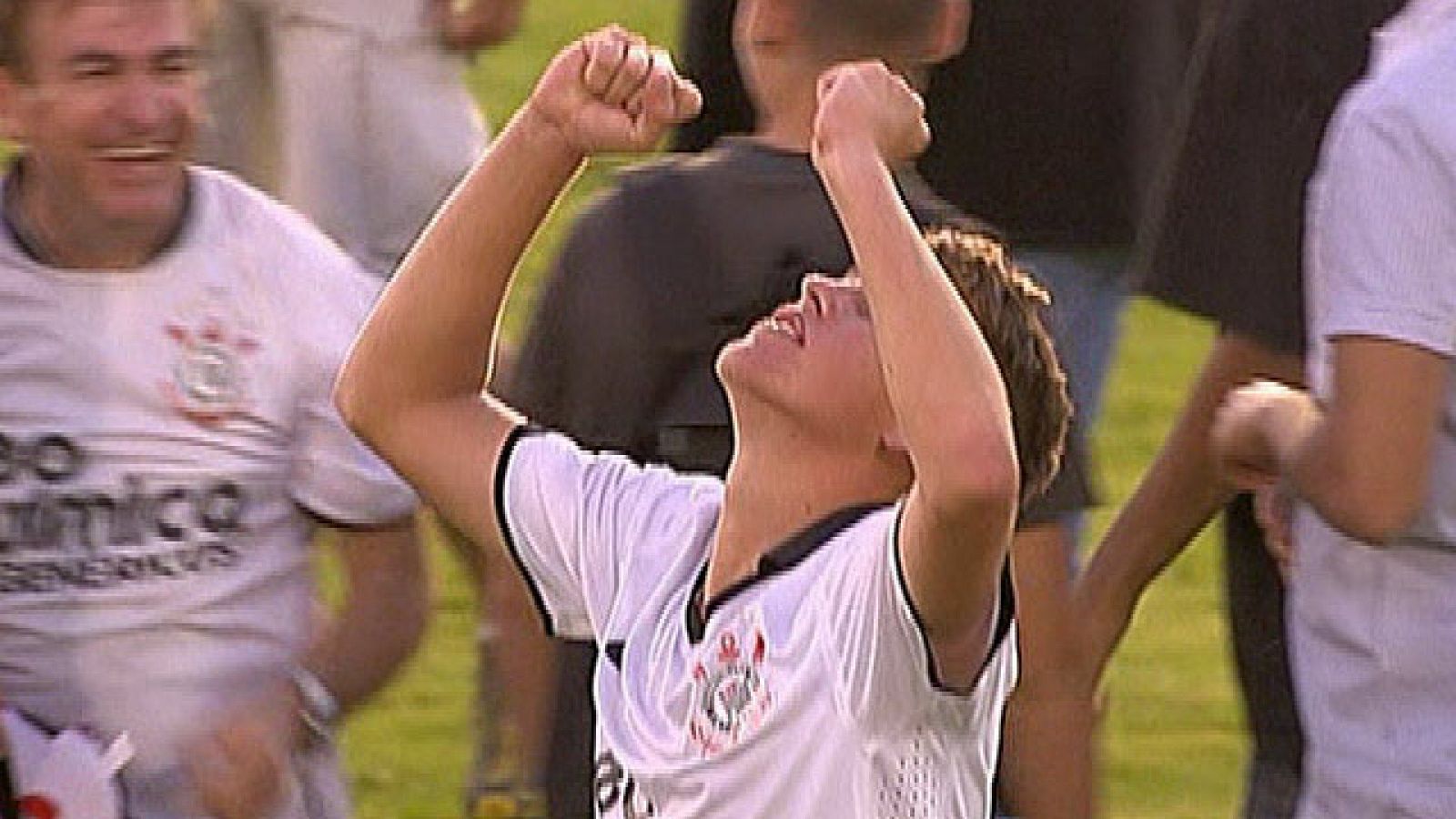 El Corinthians se ha proclamado campeón del mundo sub-17 al derrota ren la final al Barcelona 2-1 con los goles de Juninho y Piccolomo. El gol de Moussima no fue suficente para el equipo azulgrana, que acabó como subcampeón del torneo.