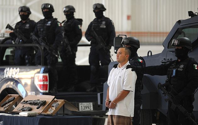 Informe Semanal - Informe Semanal: Mexico pide paz