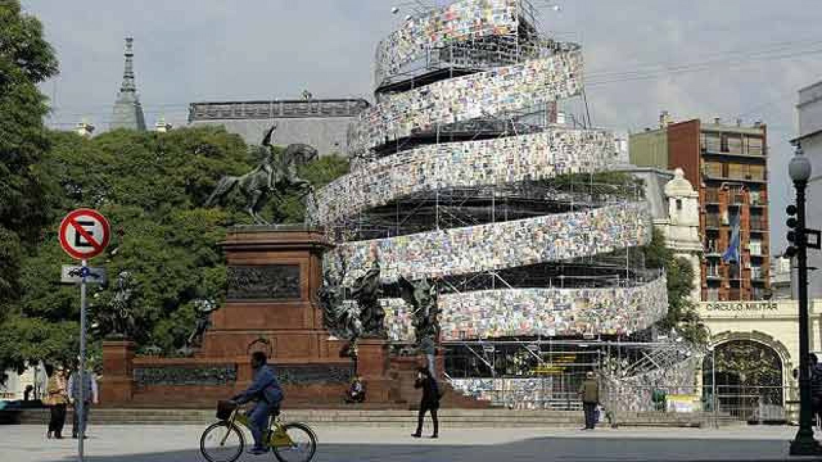 On Off: Torre de Babel en Buenos Aires