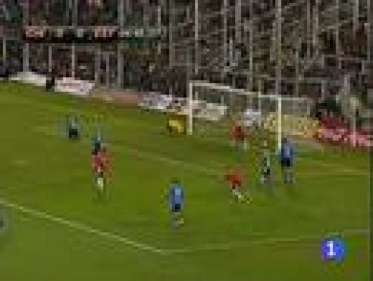 Telediario 1 - Alexis y Cesc se acercan y Ujfalusi se va