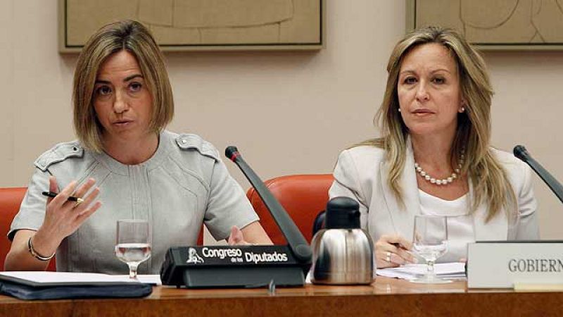  La ministra de Asuntos Exteriores, Trinidad Jiménez, ha asegurado  que España seguirá participando en la misión militar en Libia mientras el régimen de Muamar el Gadafi siga siendo una "amenaza" para el pueblo libio y la región. 