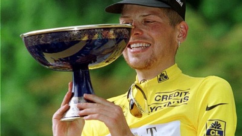 El alemán de 23 años empezó fuerte el Tour del 97, finalizando segundo en la etapa prólogo, sólo por detrás de Chris Boardman. En la 9 etapa, la primera etapa de montaña ganada por Laurent Brochard, Ullrich trabajó para Bjarne Riis, jefe de filas en