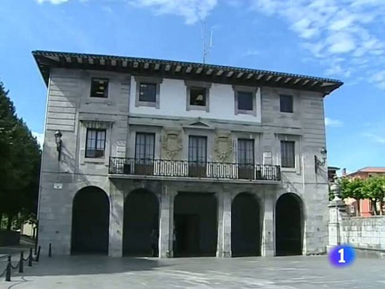 Telediario 1: La alcaldesa de Andoain impide la entrada a los escoltas de los ediles al Ayuntamiento | RTVE Play