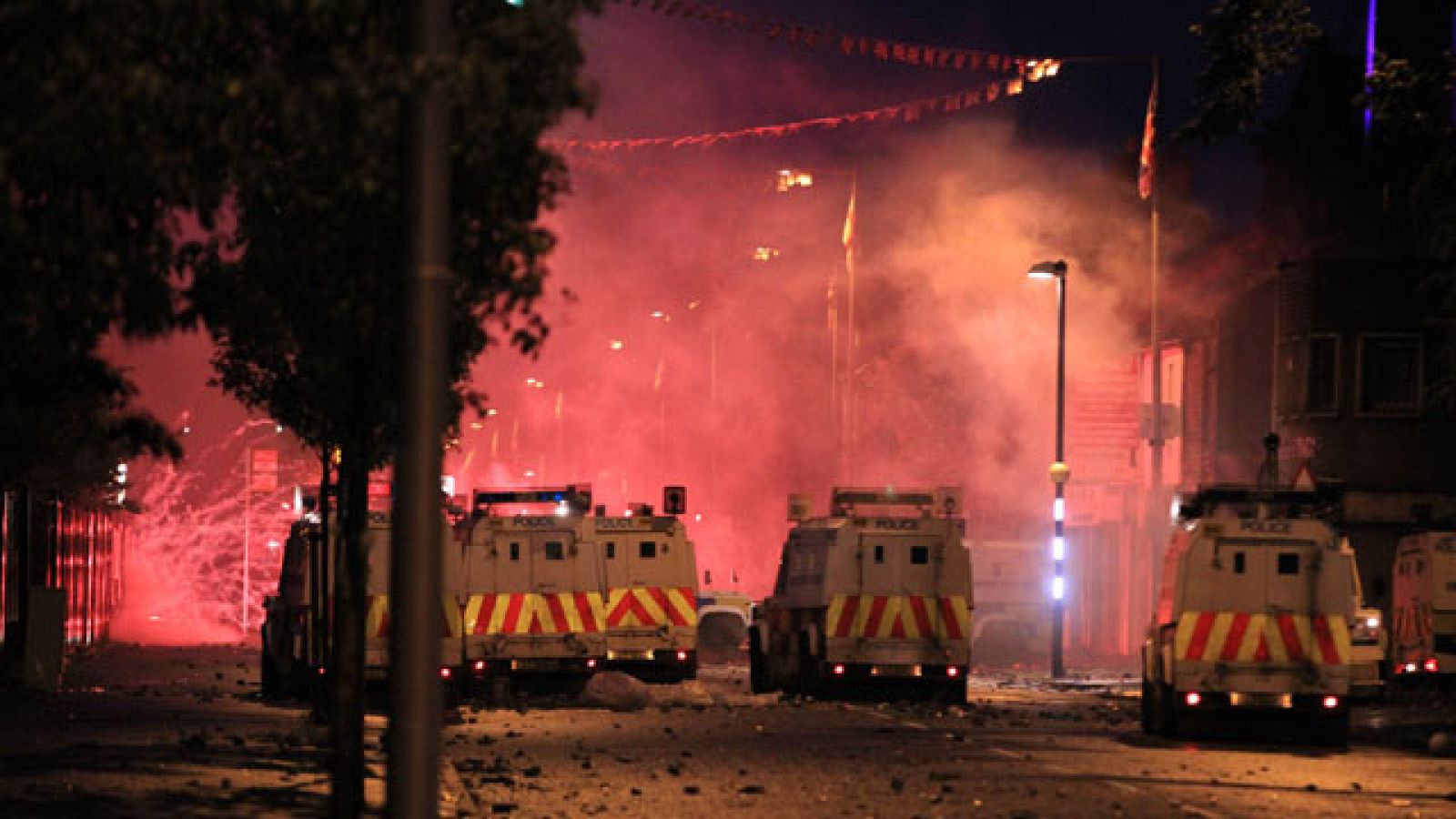 La violencia sectaria regresa por segunda noche consecutiva a Belfast 