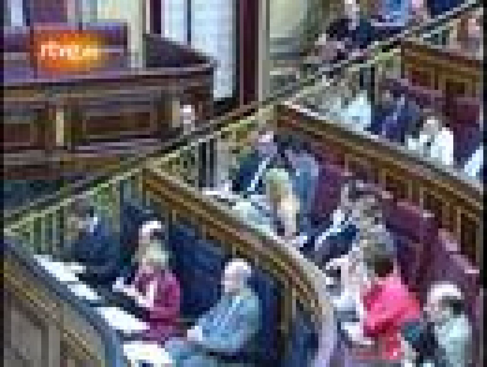 Zapatero defiende que se cumplen los ingresos y Rajoy lo niega | Ver