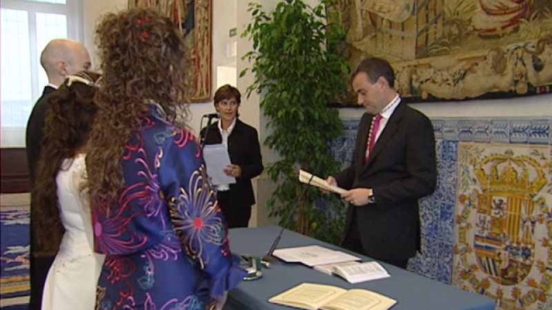 Un día como hoy de hace 30 años el Congreso aprobó la Ley del Divorcio.