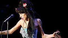 Una desfallecida Amy Winehouse actúa en el Rock in Rio de Lisboa
