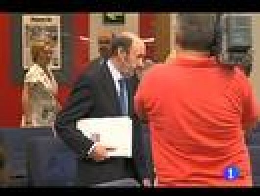 Telediario 1 - El Gobierno gastará menos en 2012