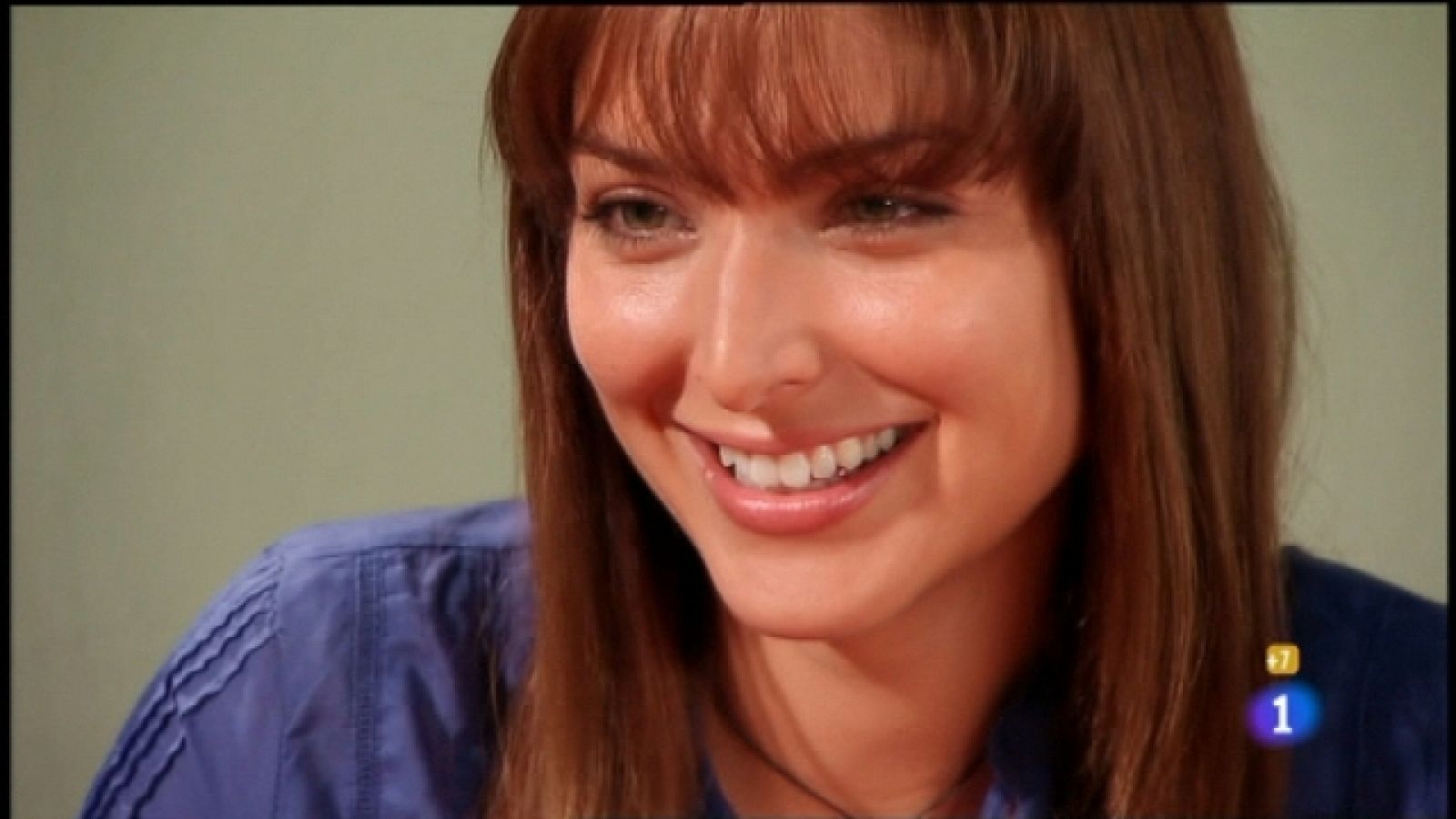 Eva Luna - Capítulo 1 - Eva González, recolectora de manzanas, viaja junto a su familia a Los Ángeles - Ver ahora