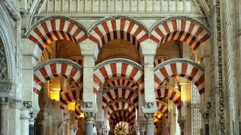  Madrid acoge la reunión de selección final de la Capital Europea de la Cultura 2016, Córdoba,Burgos, Segovia, San Sebastián, Las Palmas y Zaragoza opta al título que otorga la Unión Europea. 