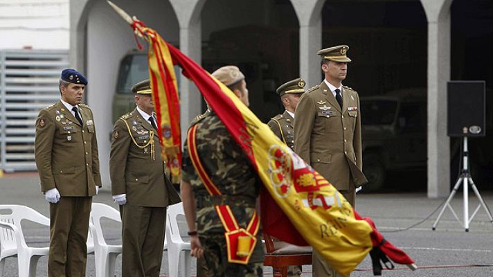  - Reciben la Cruz al Mérito Militar