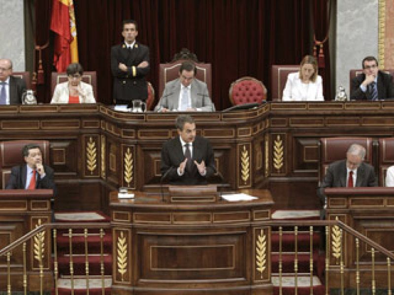 Zapatero afirma que las protestas del 15-M "reivindican en el fondo el valor de la política" 