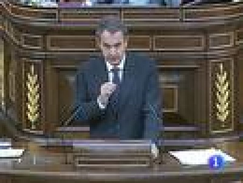 La primera referencia no económica del discurso de Zapatero ha sido para el 15M