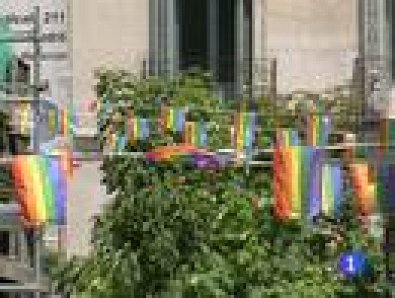 Hoy, día internacional del orgullo gay, el barrio de Chueca se prepara para celebrar su fiesta grande