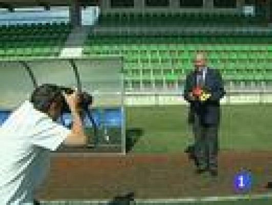 Telediario 1 - Del Bosque quiere que Hierro siga