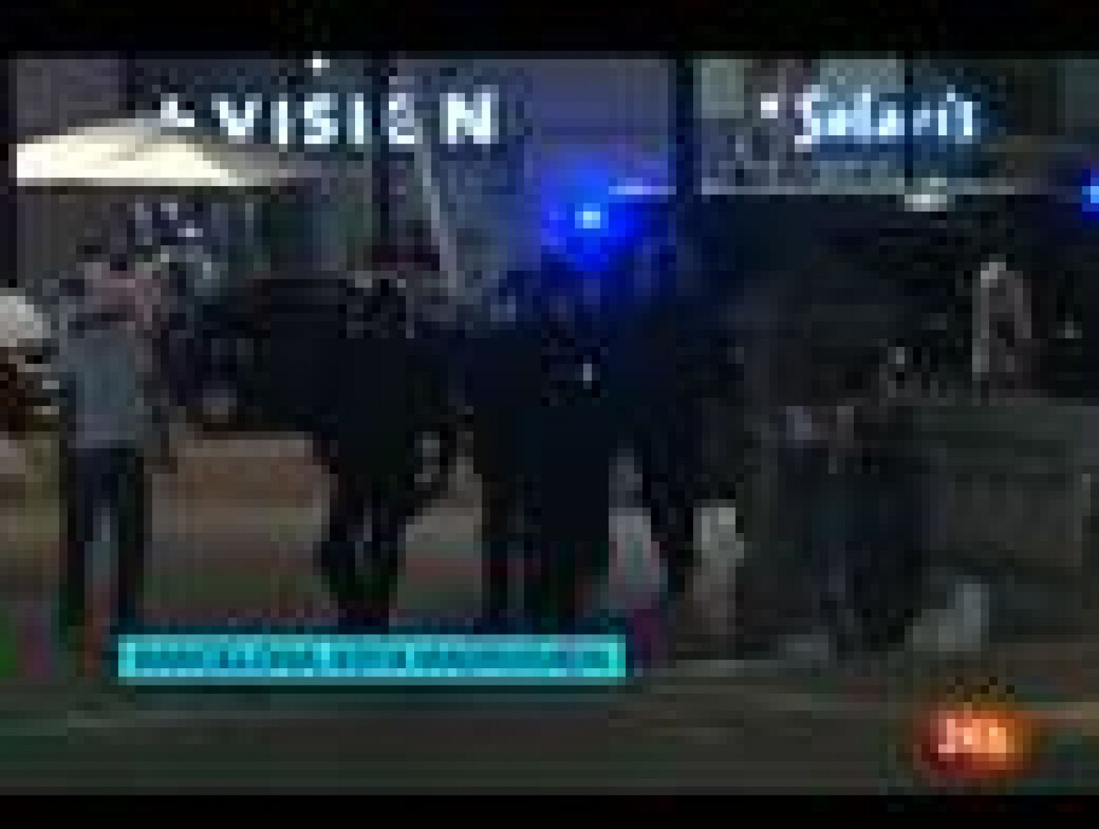 La policía desaloja sin incidentes a los acampados de la plaza de Cataluña - Informativo 24h | Ver