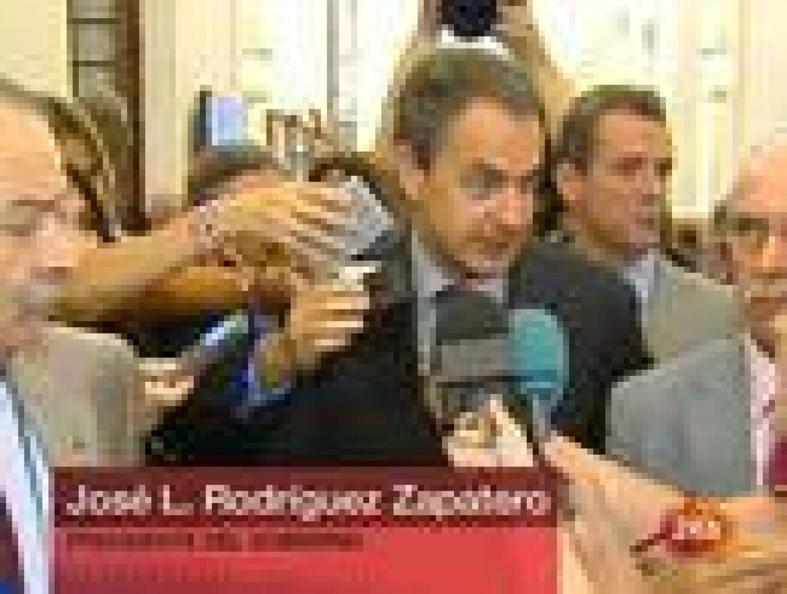 El presidente del Gobierno, JosEl presidente del Gobierno, José Luis Rodríguez Zapatero, se ha mostrado este jueves convencido de que el Gobierno sigue contando con el respaldo parlamentario "suficiente" para sacar adelante sus iniciativas.

