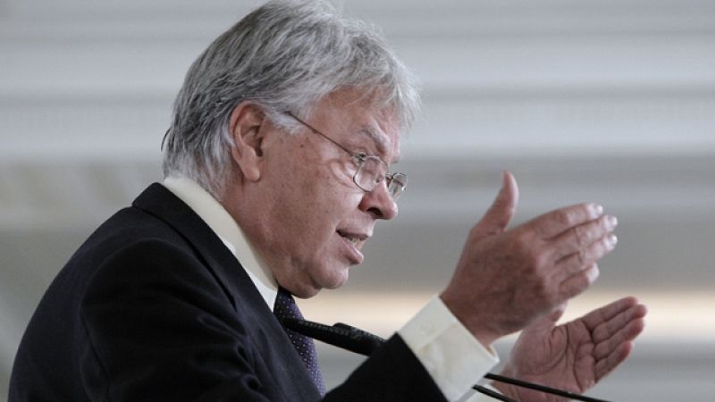 ¿Debe Rubalcaba dejar ya sus cargos en el Gobierno?