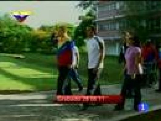 Telediario 1 - Chávez seguirá en Cuba