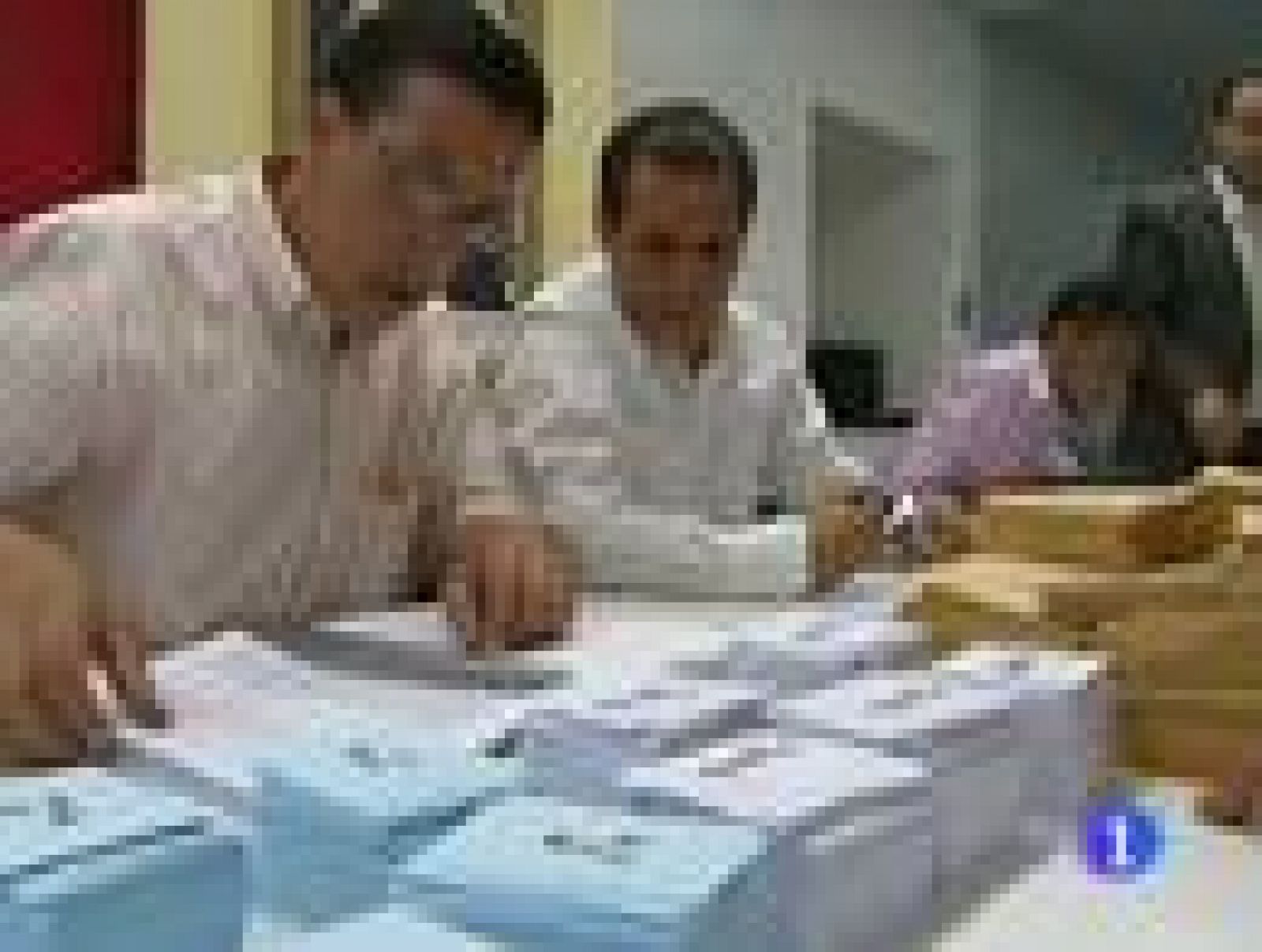 Los casi 560.000 marroquíes que viven en España pueden participar en la consulta | Ver