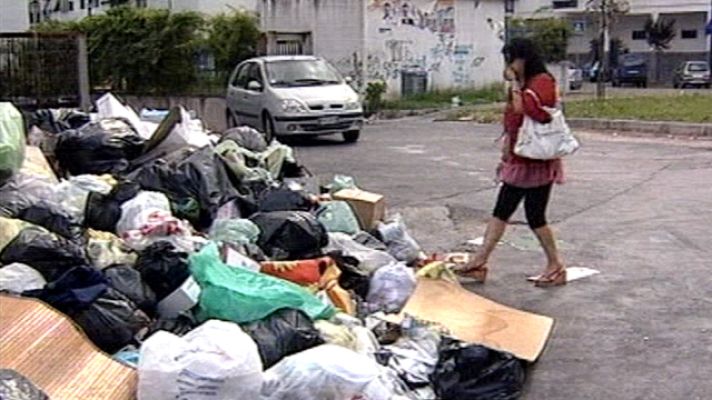 Telediario 1 - 10.000 toneladas de basura