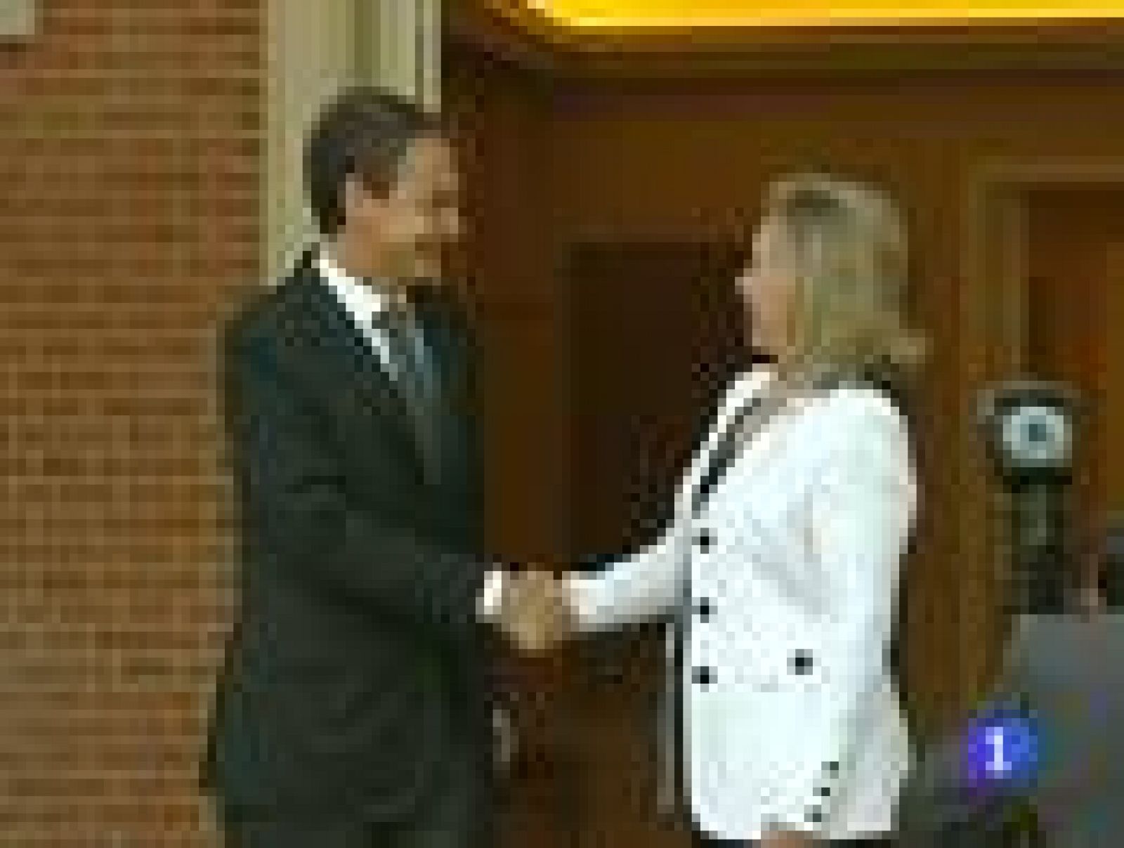 Siria, el repliegue en Afganistán y la situación de Libia han protagonizado también el resto de las citas de Hillary Clinton en Madrid.