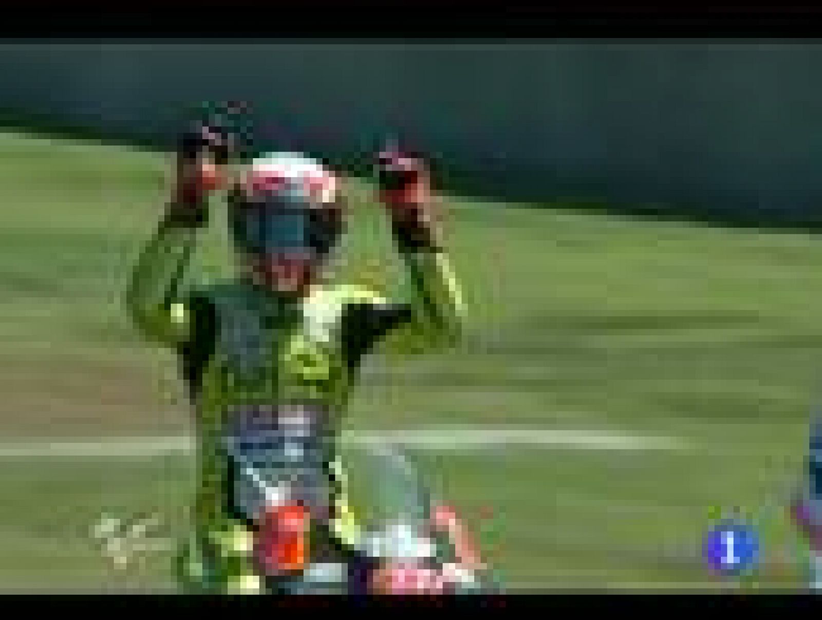 Nic Terol ha sido el ganador de la carrera de 125cc por delante de Johann Zarco y ha abierto el plento de victorias españolas en la Toscana.