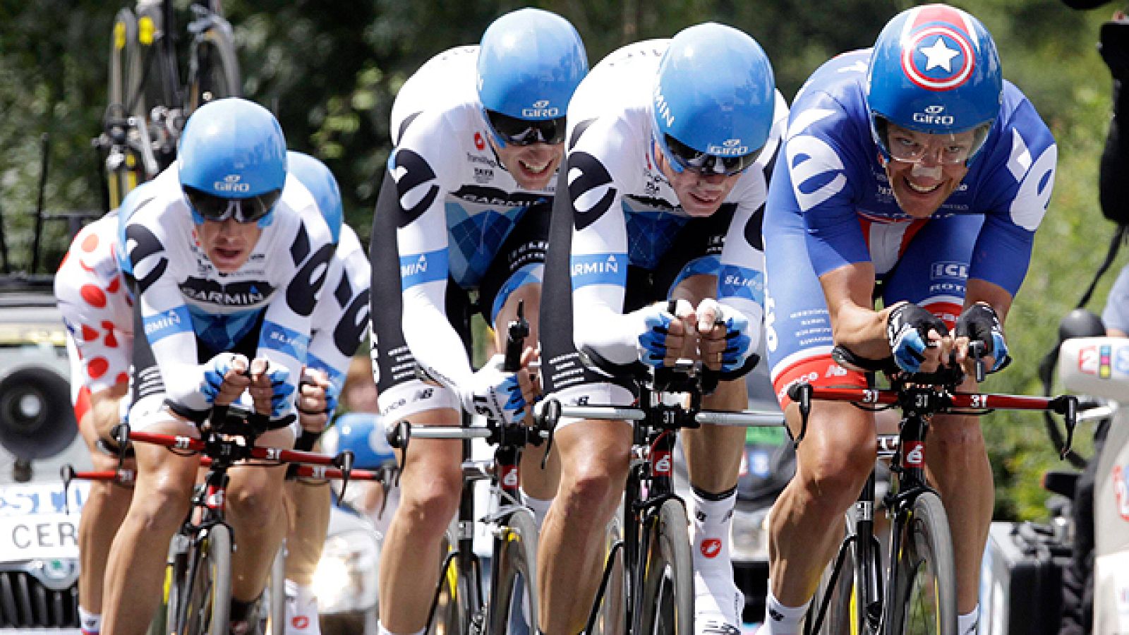 El equipo Garmin ha marcado el mejor tiempo en la contrarreloj por equipos de la segunda etapa del Tour de Francia 2011.