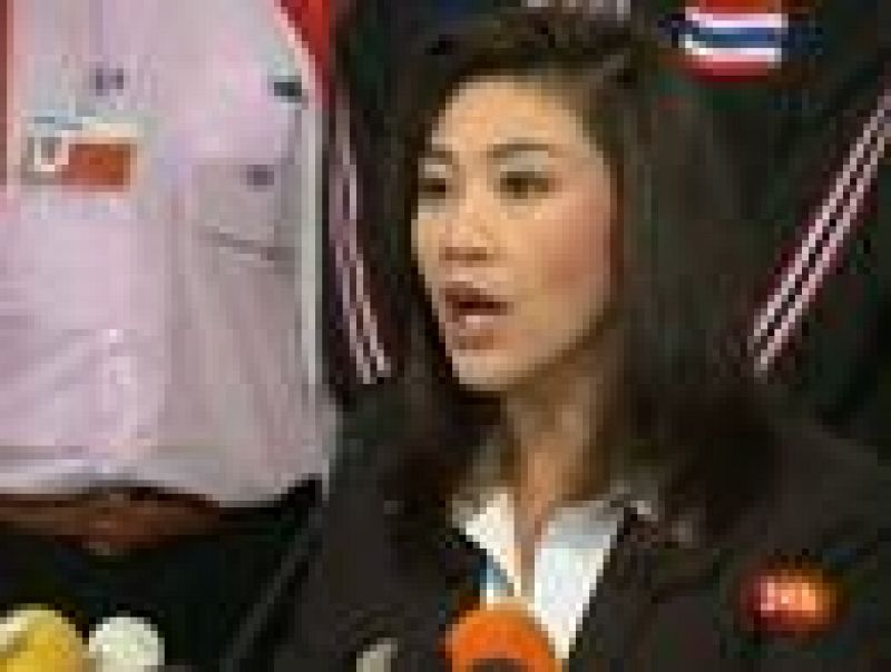  Las elecciones legislativas en Tailandia dan la victoria al Puea Thai (el Partido de los Tailandeses), formación liderada por Yingluck Shinawatra, que se convertirá en la primera mujer presidenta en el país. La segunda plaza es para el Partido Demóc
