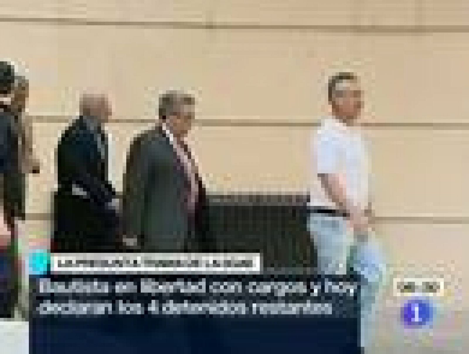 Telediario 1: Telediario Matinal en 4' - 04/07/11 | RTVE Play