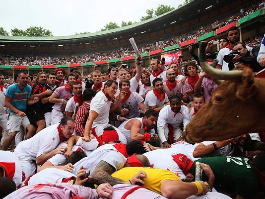 San Fermín - Entrada en la plaza de los Torrestrella