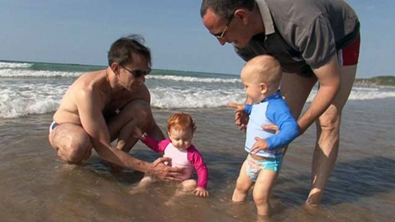 En familia - En la playa - Paternidad subrogada