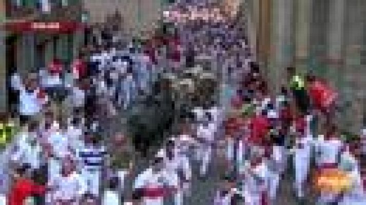 San Fermín - Susto en la cuesta de Santo Domingo