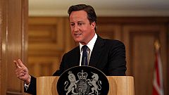 Cameron entona el "mea culpa" tras la detención de Coulson